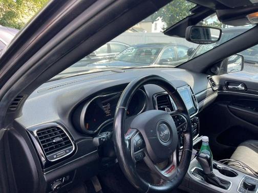 Granite Crystal Metallic Clearcoat 2019 Jeep Grand Cherokee Trailhawk