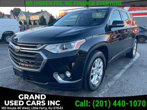 Mosaic Black Metallic 2019 Chevrolet Traverse LT Cloth
