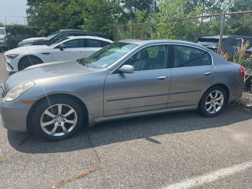 Brilliant Silver Metallic 2005 INFINITI G35x Base