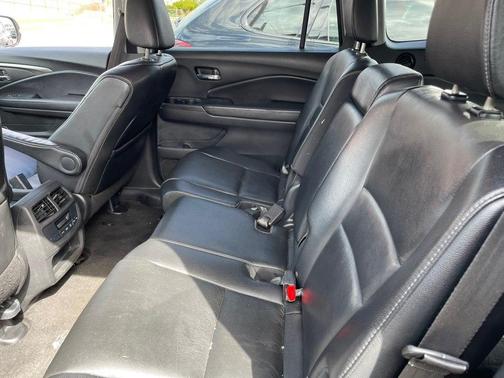 Black 2017 Honda Pilot EX-L