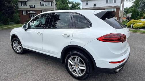 Carrara White Metallic 2016 Porsche Cayenne Cayenne