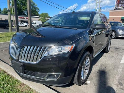 Tuxedo Black Metallic 2013 Lincoln MKX Base