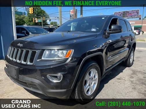 Brilliant Black Crystal Pearlcoat 2015 Jeep Grand Cherokee Laredo
