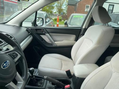 Dark Gray Metallic 2018 Subaru Forester 2.5i Premium