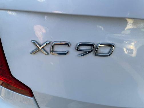 2016 Volvo XC90 T6 R-Design