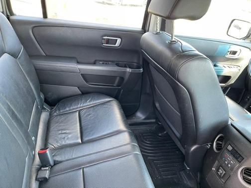Alabaster Silver Metallic 2012 Honda Pilot EX-L
