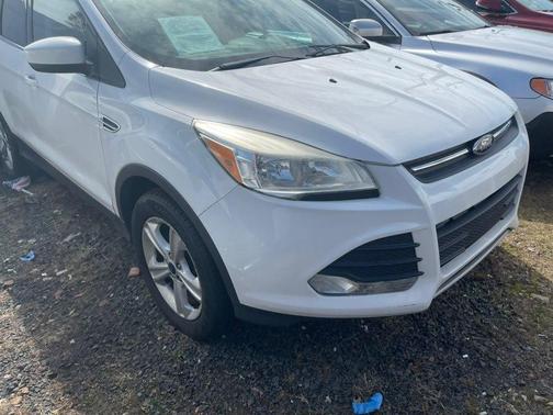 Oxford White 2016 Ford Escape SE