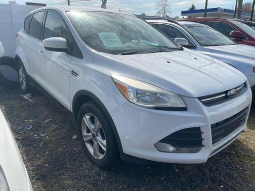 Oxford White 2016 Ford Escape SE