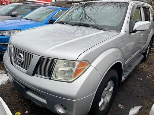 2006 Nissan Pathfinder SE