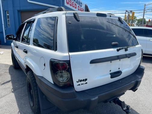 Stone White 2004 Jeep Grand Cherokee Laredo