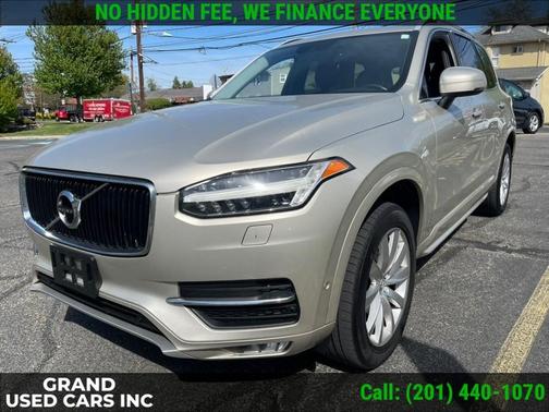 Luminous Sand Metallic 2018 Volvo XC90 T6 Momentum