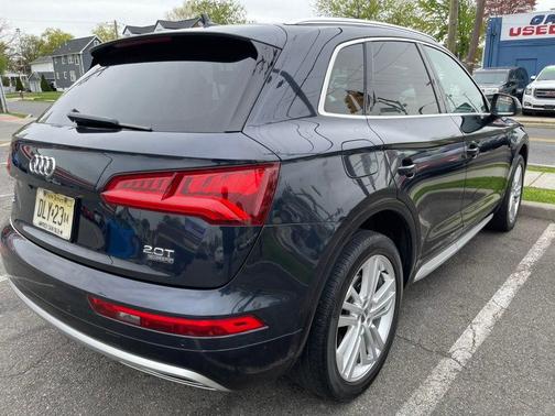 Moonlight Blue Metallic 2018 Audi Q5 2.0T Tech Premium