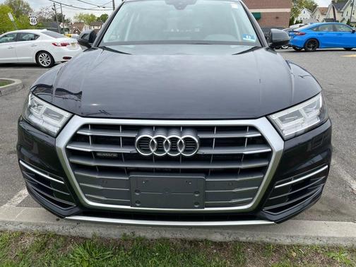 Moonlight Blue Metallic 2018 Audi Q5 2.0T Tech Premium