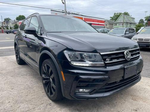 Deep Black Pearl 2020 Volkswagen Tiguan 2.0T SE R-Line Black 4MOTION