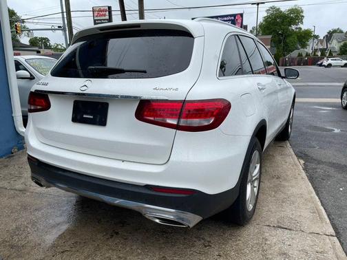 designo Diamond White Metallic 2018 Mercedes-Benz GLC 300 4MATIC