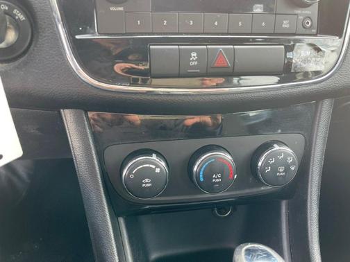 2014 Chrysler 200 LX