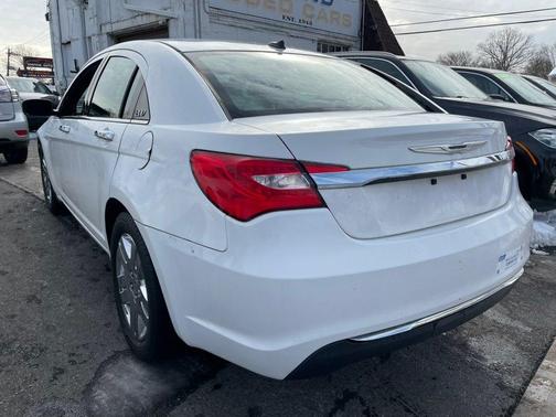 2014 Chrysler 200 LX