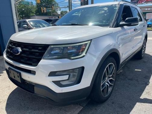 White Platinum Metallic Tri-Coat 2017 Ford Explorer sport