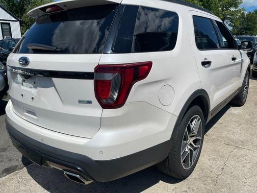 White Platinum Metallic Tri-Coat 2017 Ford Explorer sport