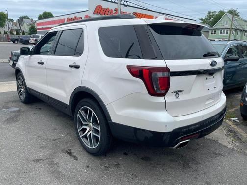 White Platinum Metallic Tri-Coat 2017 Ford Explorer sport