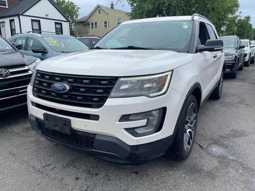 White Platinum Metallic Tri-Coat 2017 Ford Explorer sport