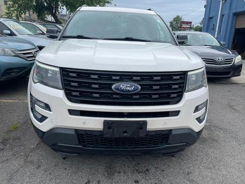White Platinum Metallic Tri-Coat 2017 Ford Explorer sport