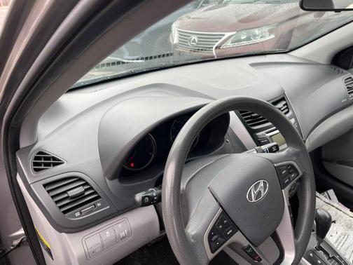 2017 Hyundai Accent Value Edition