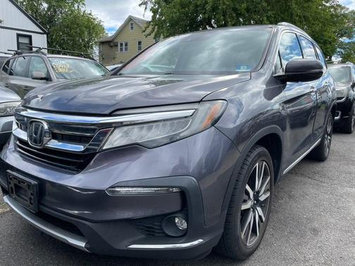 Lunar Silver Metallic 2019 Honda Pilot Touring 8-Passenger