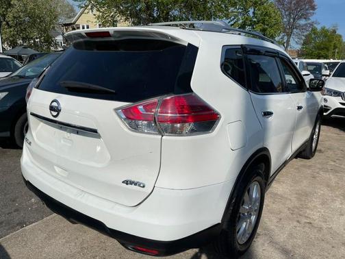 Glacier White 2016 Nissan Rogue SV
