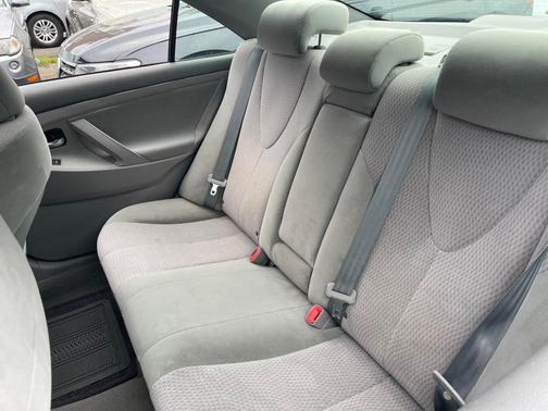 Classic Silver Metallic 2011 Toyota Camry LE