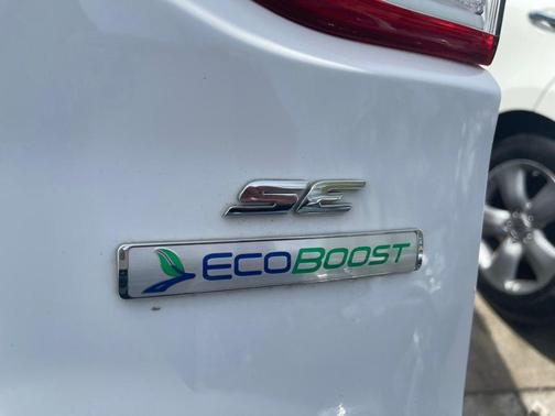 Oxford White 2013 Ford Escape SE