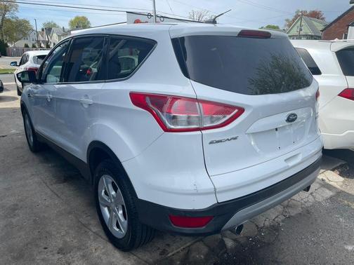Oxford White 2013 Ford Escape SE