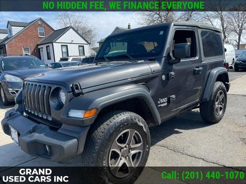Granite Crystal Metallic Clearcoat 2019 Jeep Wrangler Sport S