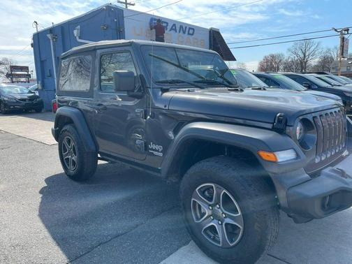 Granite Crystal Metallic Clearcoat 2019 Jeep Wrangler Sport S