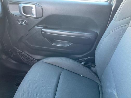 Granite Crystal Metallic Clearcoat 2019 Jeep Wrangler Sport S