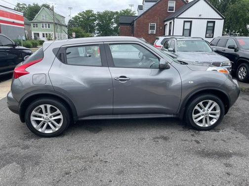 Brilliant Silver 2013 Nissan Juke S