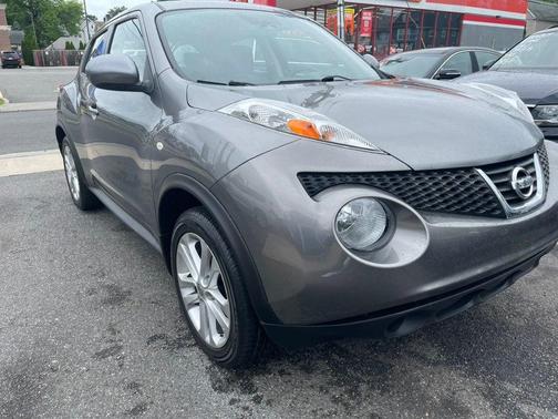 Brilliant Silver 2013 Nissan Juke S
