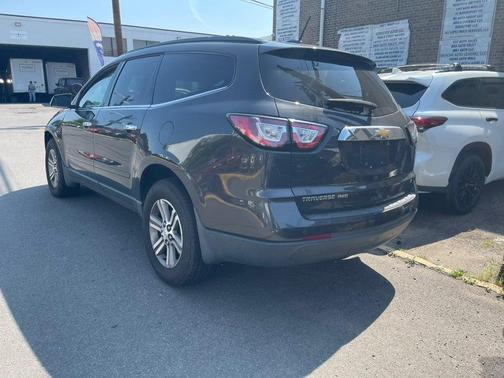 Tungsten Metallic 2017 Chevrolet Traverse 2LT