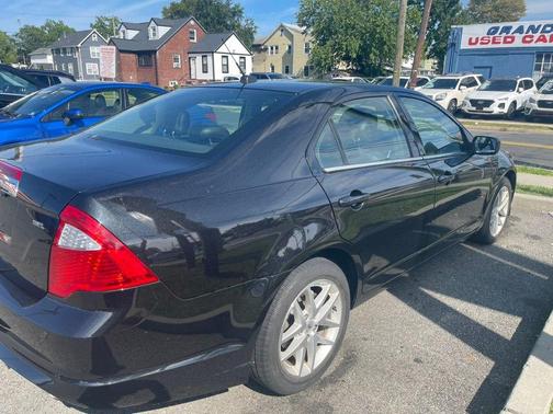 Black 2012 Ford Fusion SEL