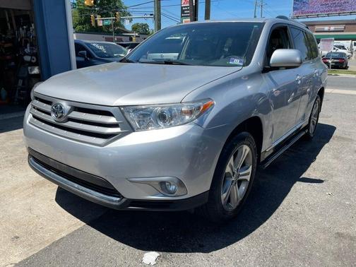 Classic Silver Metallic 2012 Toyota Highlander Limited