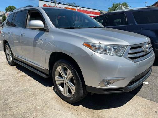 Classic Silver Metallic 2012 Toyota Highlander Limited