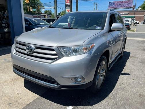 Classic Silver Metallic 2012 Toyota Highlander Limited