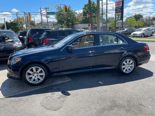 Lunar Blue Metallic 2014 Mercedes-Benz E-Class 4MATIC