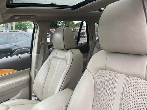 Tuxedo Black Metallic 2013 Lincoln MKX Base