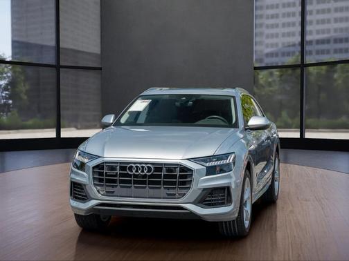 2023 Audi Q8 55 Premium