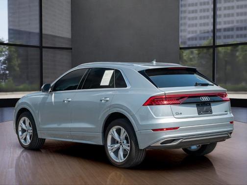 2023 Audi Q8 55 Premium