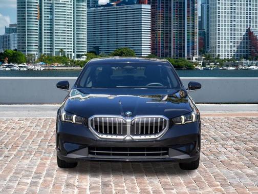 2025 BMW 530 i