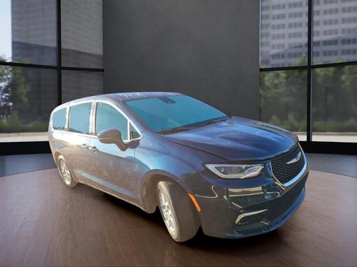 2023 Chrysler Pacifica Touring-L