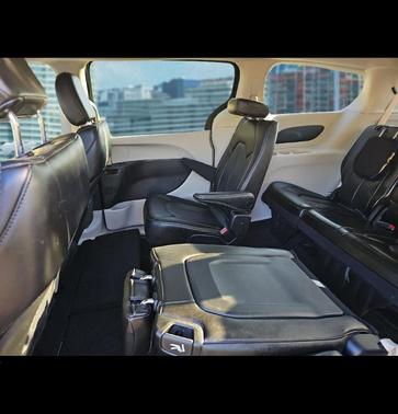 2023 Chrysler Pacifica Touring-L
