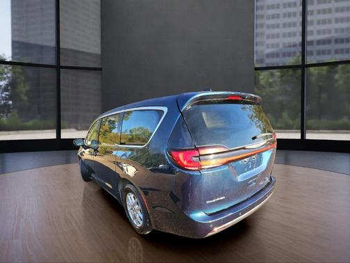 2023 Chrysler Pacifica Touring-L
